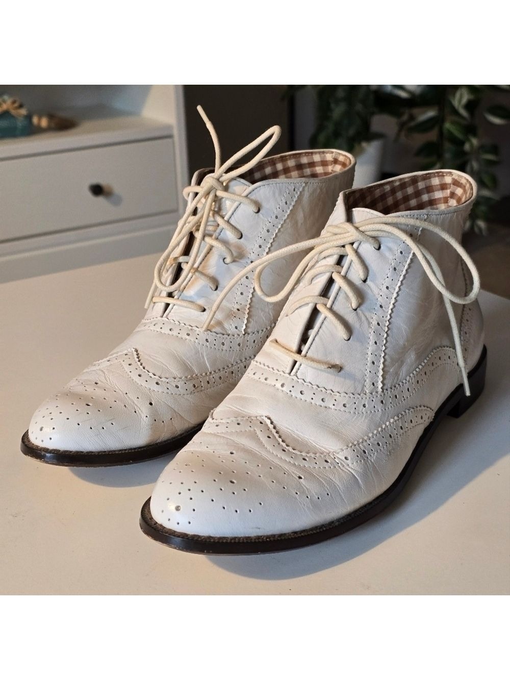 Jessica Ogden XF-troupe oxford ankle booties color white size 7